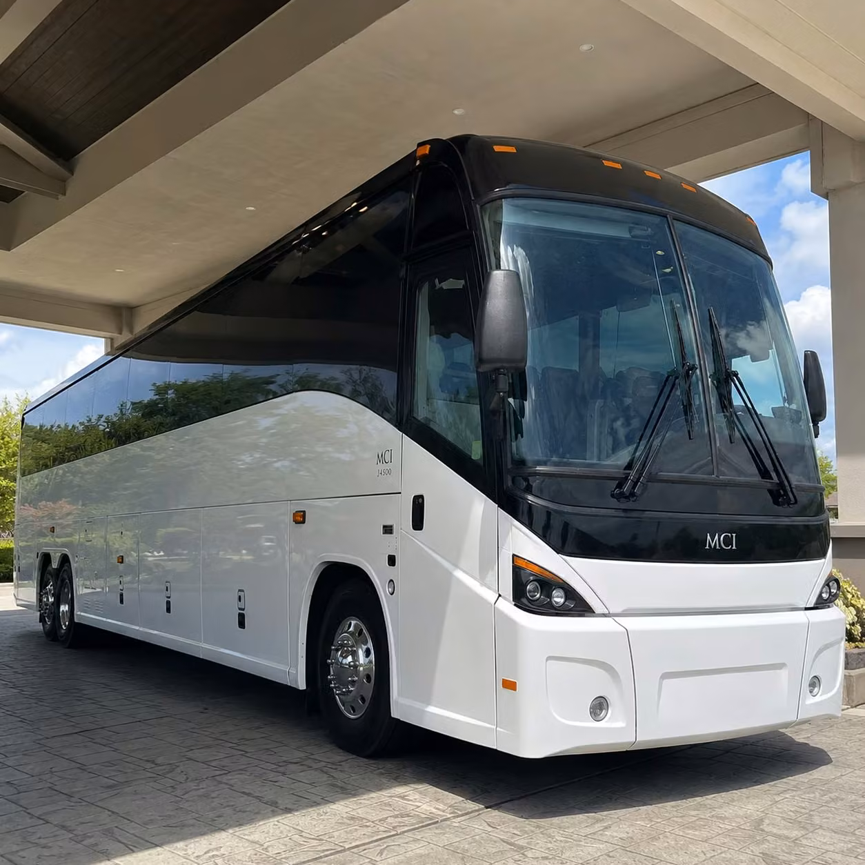 airport employee shuttle services near fort lauderdale hollywood international airport